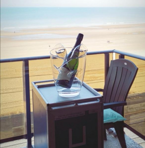 Modern studio direct Seaview & free parking